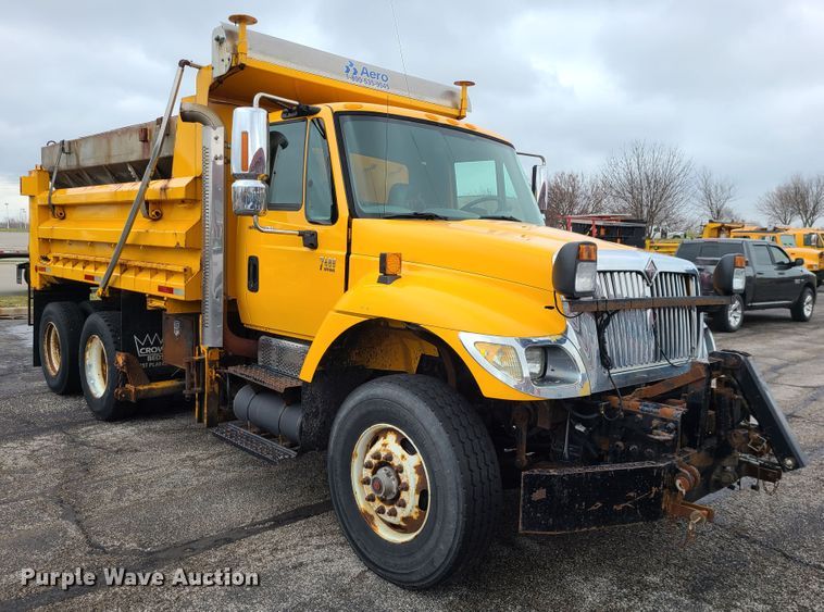 image for item KT9685 2006 International 7400  dump truck
