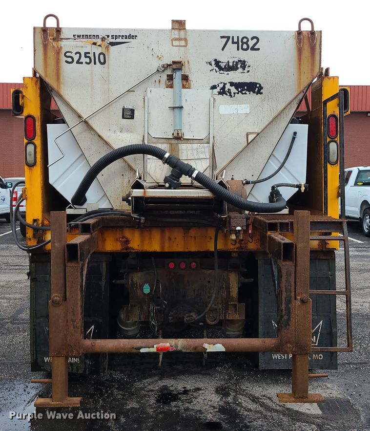 image for item KT9685 2006 International 7400  dump truck