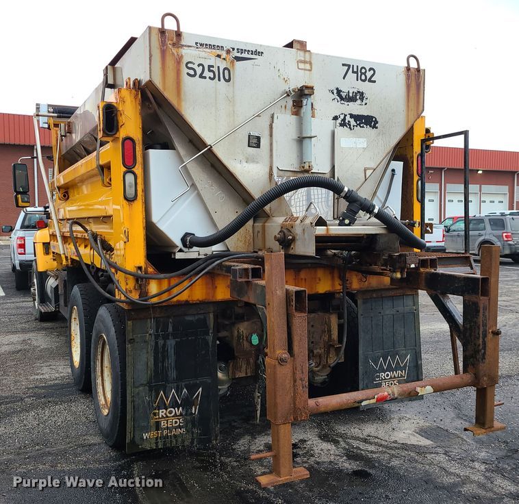 image for item KT9685 2006 International 7400  dump truck