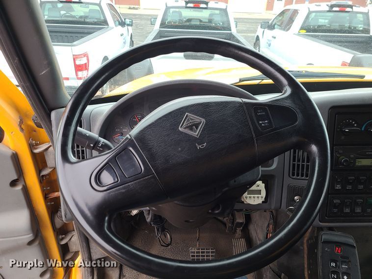 image for item KT9685 2006 International 7400  dump truck