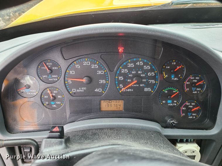 image for item KT9685 2006 International 7400  dump truck