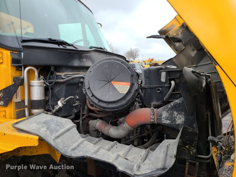 image for item KT9685 2006 International 7400  dump truck