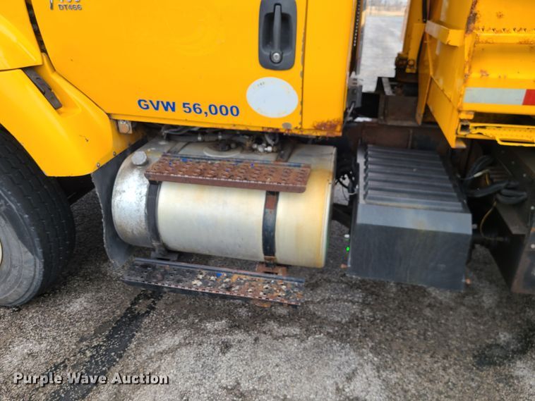 image for item KT9685 2006 International 7400  dump truck