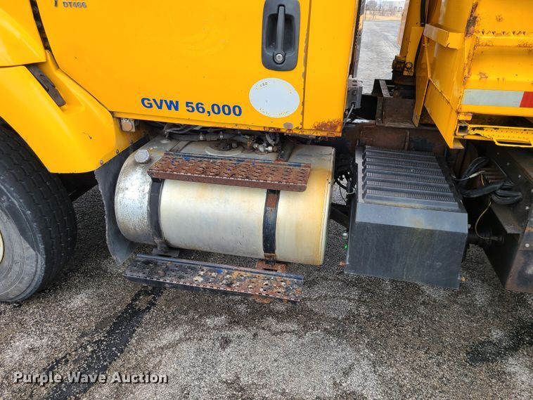 image for item KT9685 2006 International 7400  dump truck