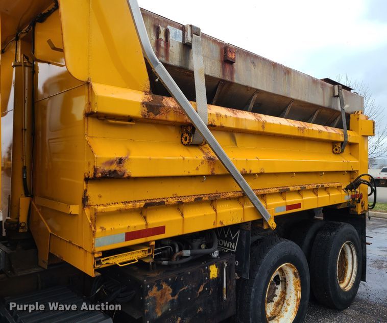 image for item KT9685 2006 International 7400  dump truck