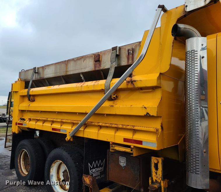 image for item KT9685 2006 International 7400  dump truck