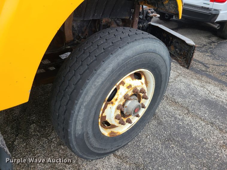 image for item KT9685 2006 International 7400  dump truck