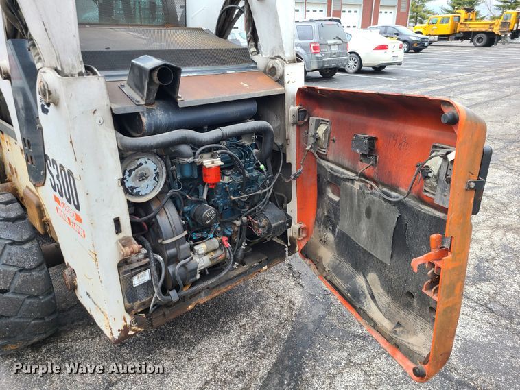 image for item KT9686 2005 Bobcat S300  skid steer loader