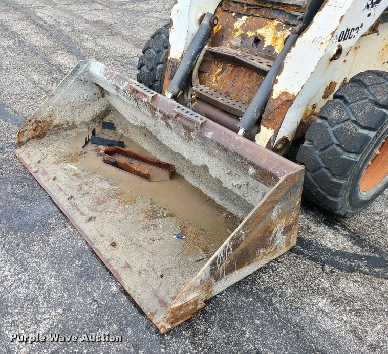 image for item KT9686 2005 Bobcat S300  skid steer loader