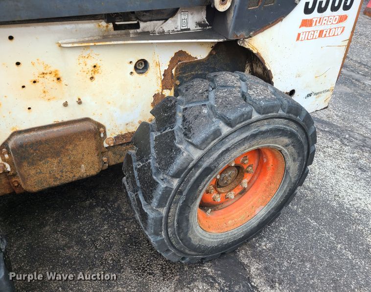 image for item KT9686 2005 Bobcat S300  skid steer loader