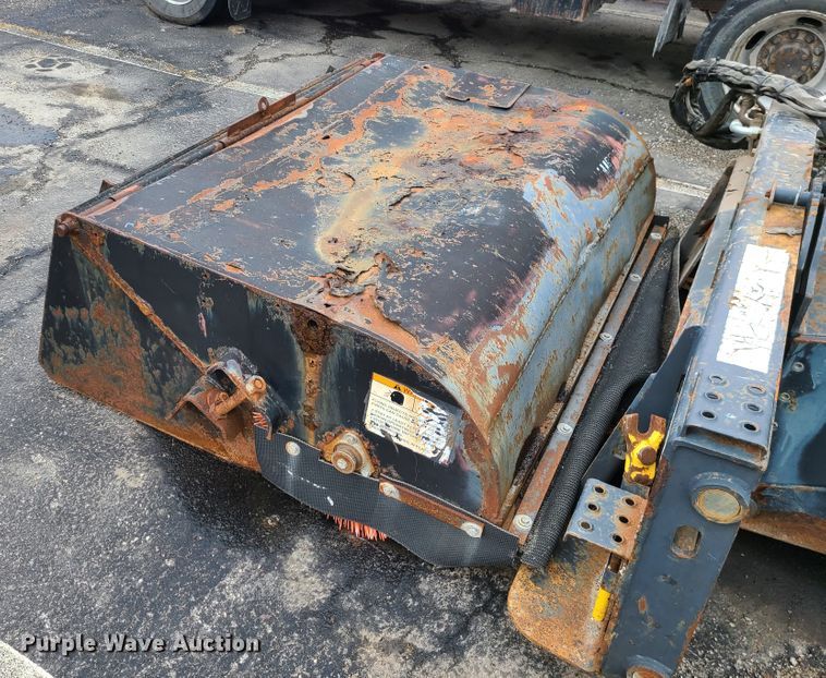 image for item KT9686 2005 Bobcat S300  skid steer loader