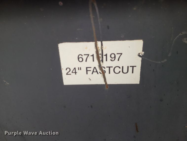 image for item KT9689 2005 Bobcat S300  skid steer loader