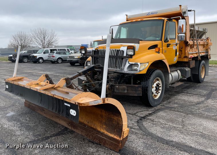 image for item KT9691 2006 International 7400  dump truck