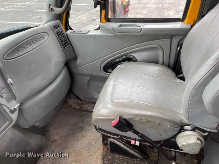 image for item KT9691 2006 International 7400  dump truck