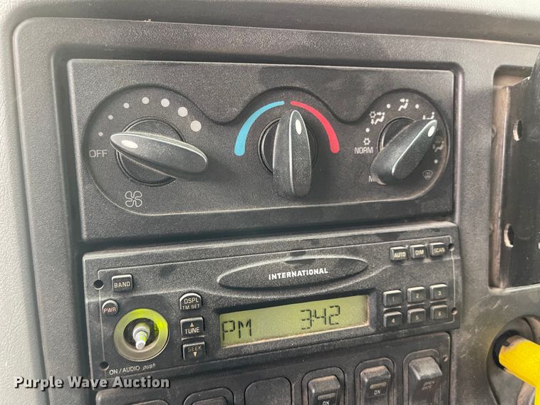 image for item KT9691 2006 International 7400  dump truck