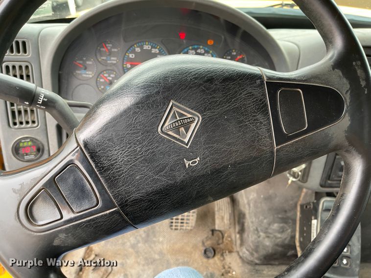 image for item KT9691 2006 International 7400  dump truck