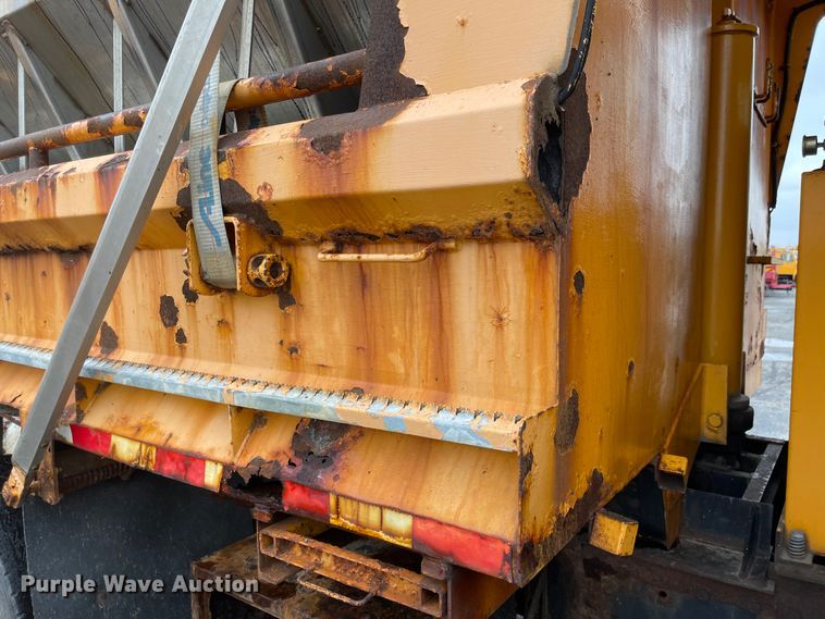 image for item KT9691 2006 International 7400  dump truck