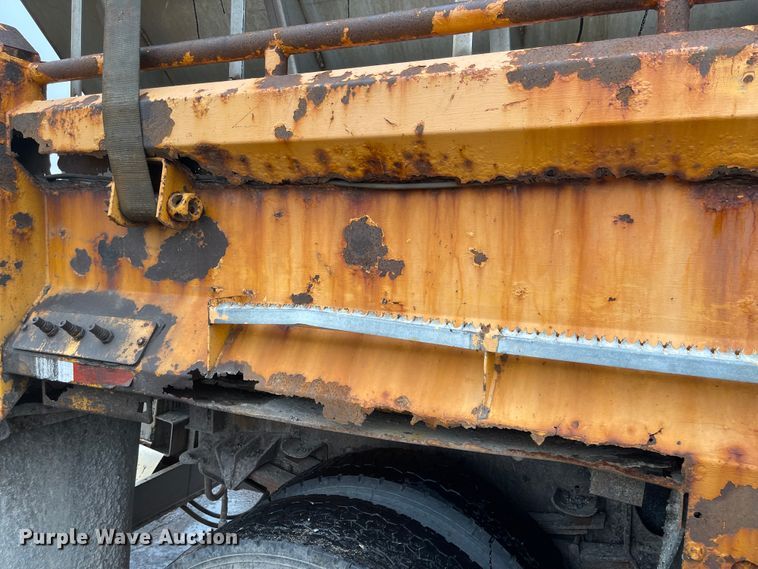 image for item KT9691 2006 International 7400  dump truck