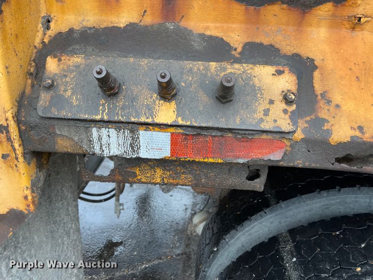 image for item KT9691 2006 International 7400  dump truck