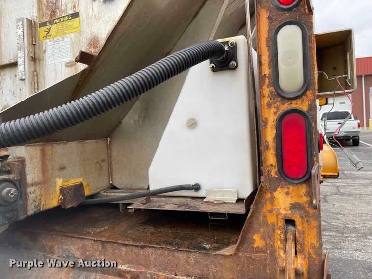 image for item KT9691 2006 International 7400  dump truck