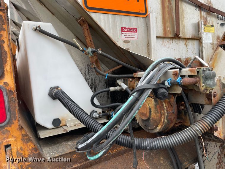 image for item KT9691 2006 International 7400  dump truck