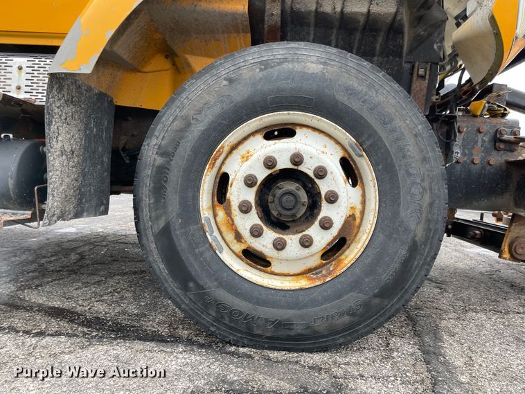 image for item KT9691 2006 International 7400  dump truck