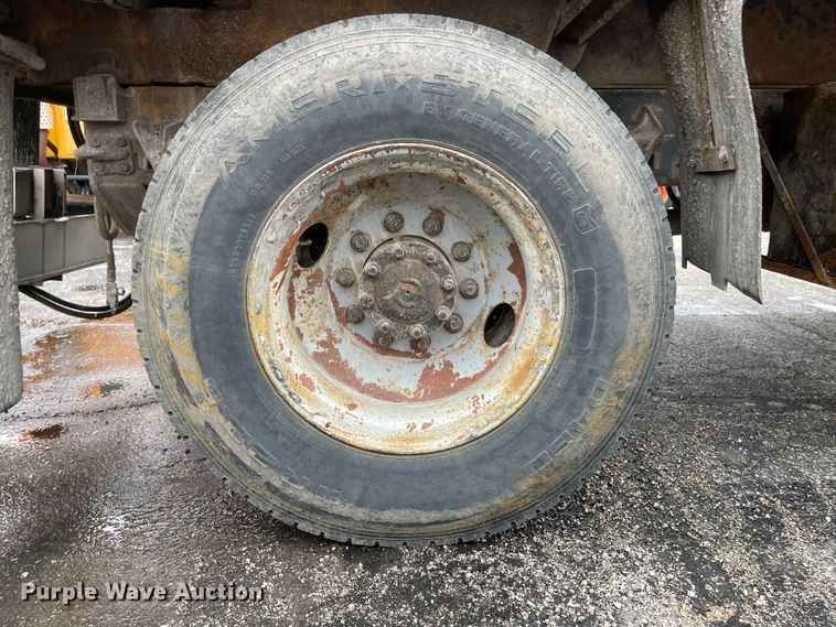 image for item KT9691 2006 International 7400  dump truck