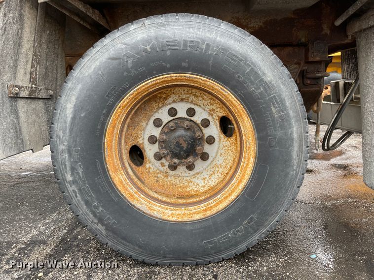 image for item KT9691 2006 International 7400  dump truck