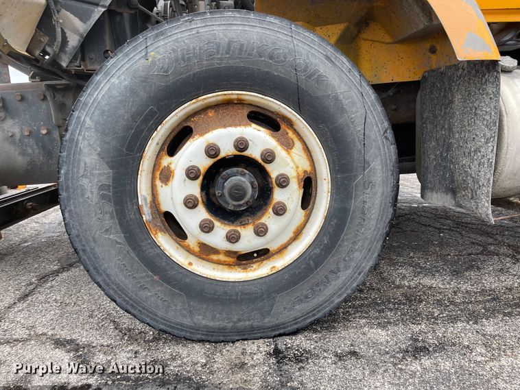 image for item KT9691 2006 International 7400  dump truck