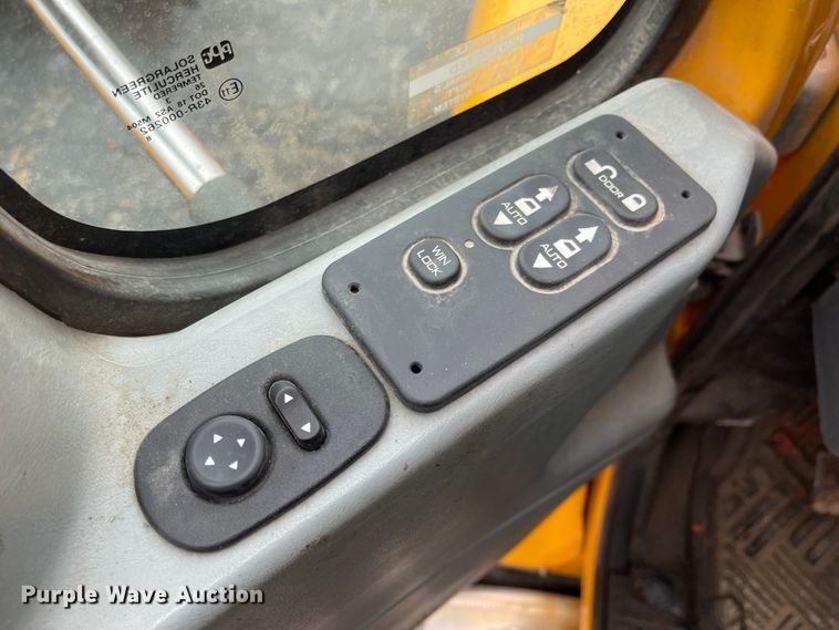 image for item KT9692 2004 International 7400  dump truck