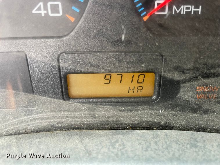 image for item KT9692 2004 International 7400  dump truck