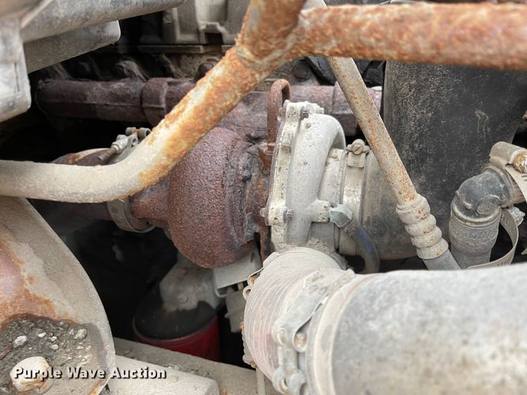 image for item KT9692 2004 International 7400  dump truck