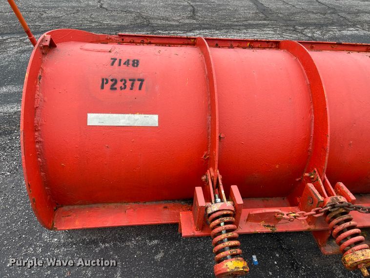 image for item KT9692 2004 International 7400  dump truck