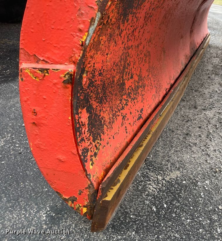 image for item KT9692 2004 International 7400  dump truck