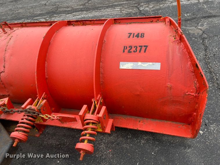 image for item KT9692 2004 International 7400  dump truck