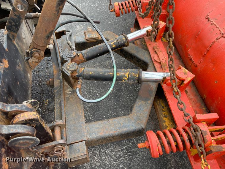 image for item KT9692 2004 International 7400  dump truck