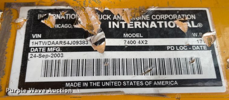 image for item KT9692 2004 International 7400  dump truck