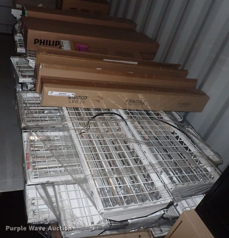 image for item MA9539 Approximately 25 fluorescent Lights