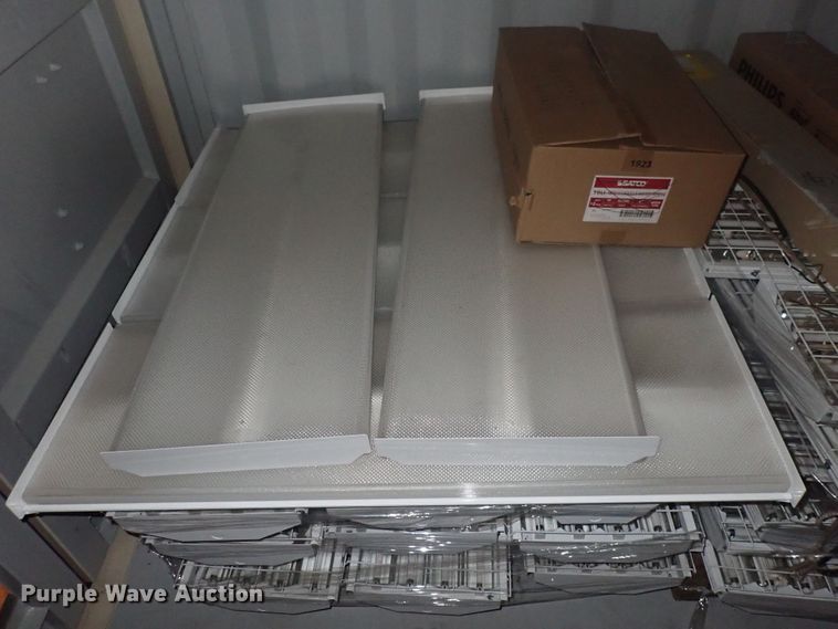 image for item MA9539 Approximately 25 fluorescent Lights