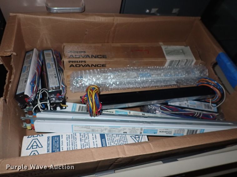 image for item MA9539 Approximately 25 fluorescent Lights