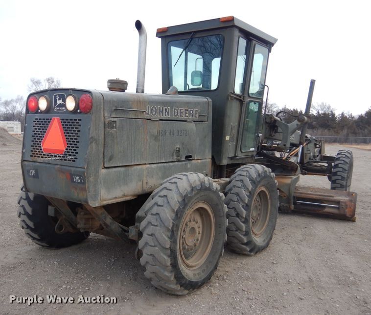 image for item MX9919 1984 John Deere 670A  motor grader