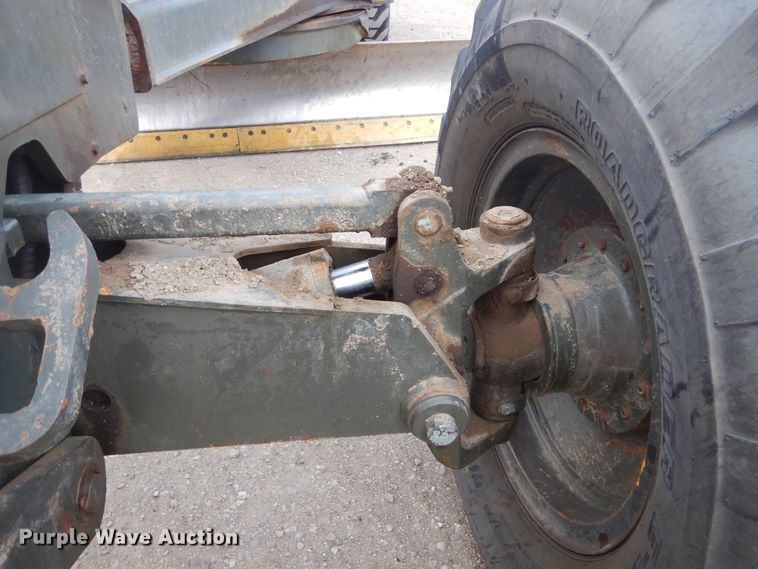 image for item MX9919 1984 John Deere 670A  motor grader