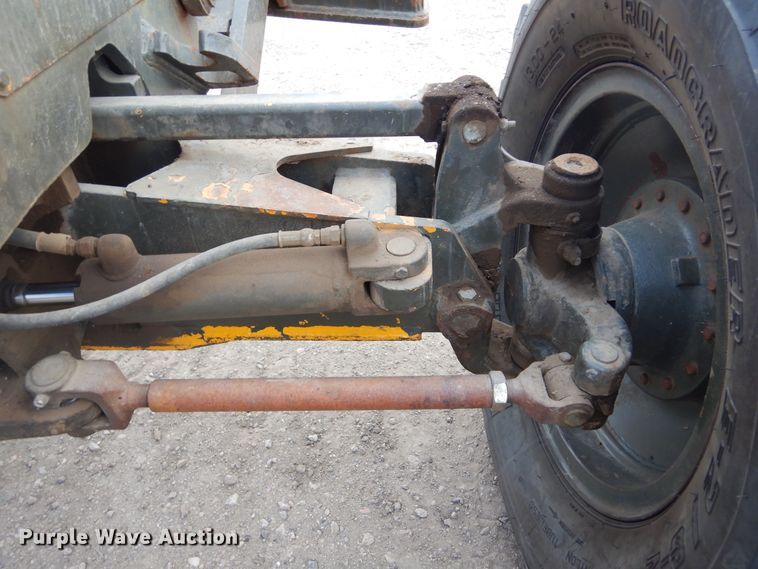 image for item MX9919 1984 John Deere 670A  motor grader