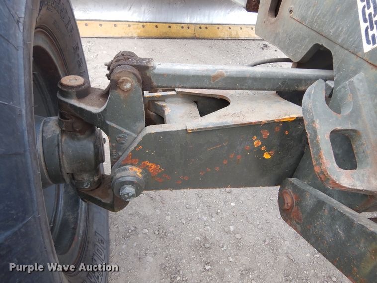 image for item MX9919 1984 John Deere 670A  motor grader