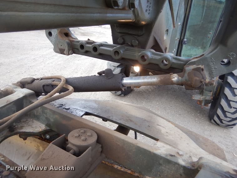 image for item MX9919 1984 John Deere 670A  motor grader