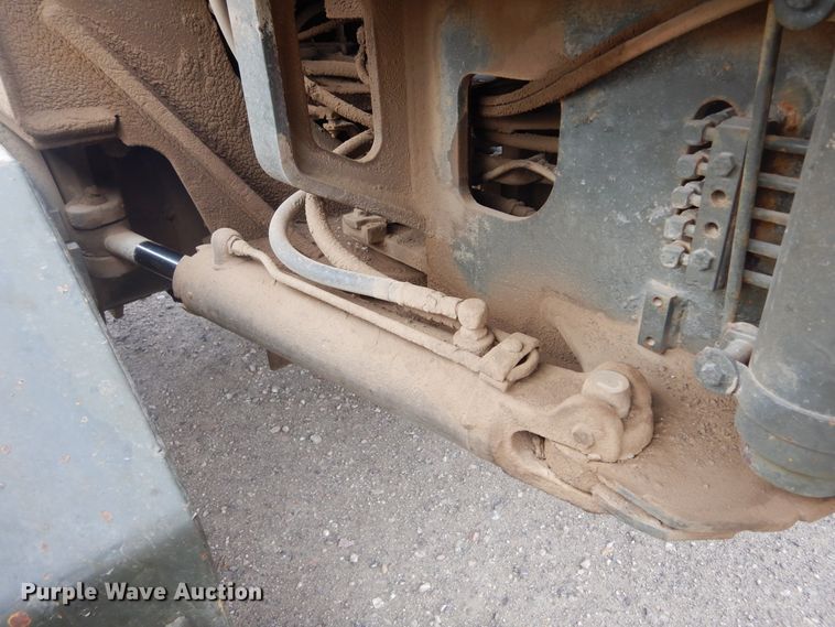 image for item MX9919 1984 John Deere 670A  motor grader