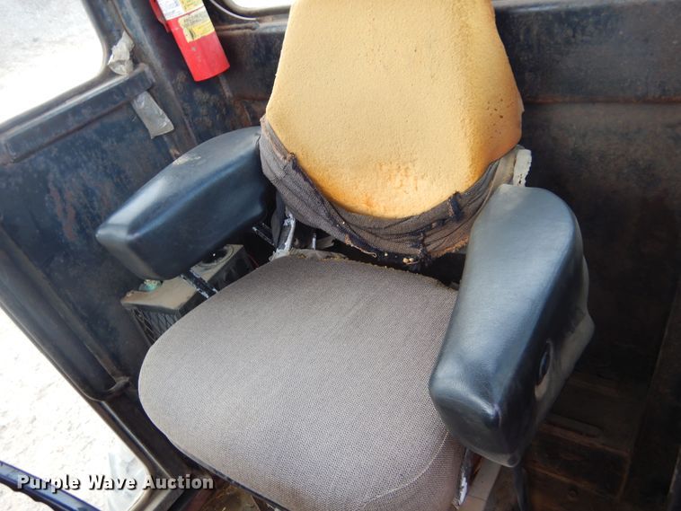 image for item MX9919 1984 John Deere 670A  motor grader