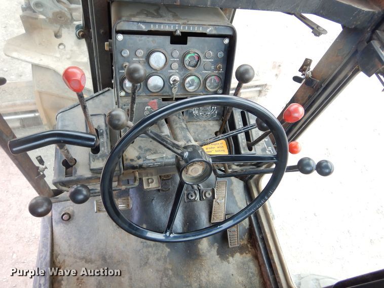 image for item MX9919 1984 John Deere 670A  motor grader