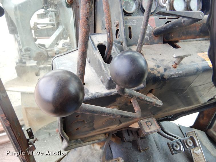 image for item MX9919 1984 John Deere 670A  motor grader