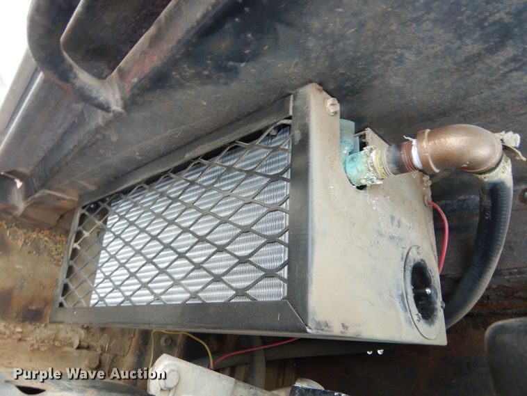 image for item MX9919 1984 John Deere 670A  motor grader